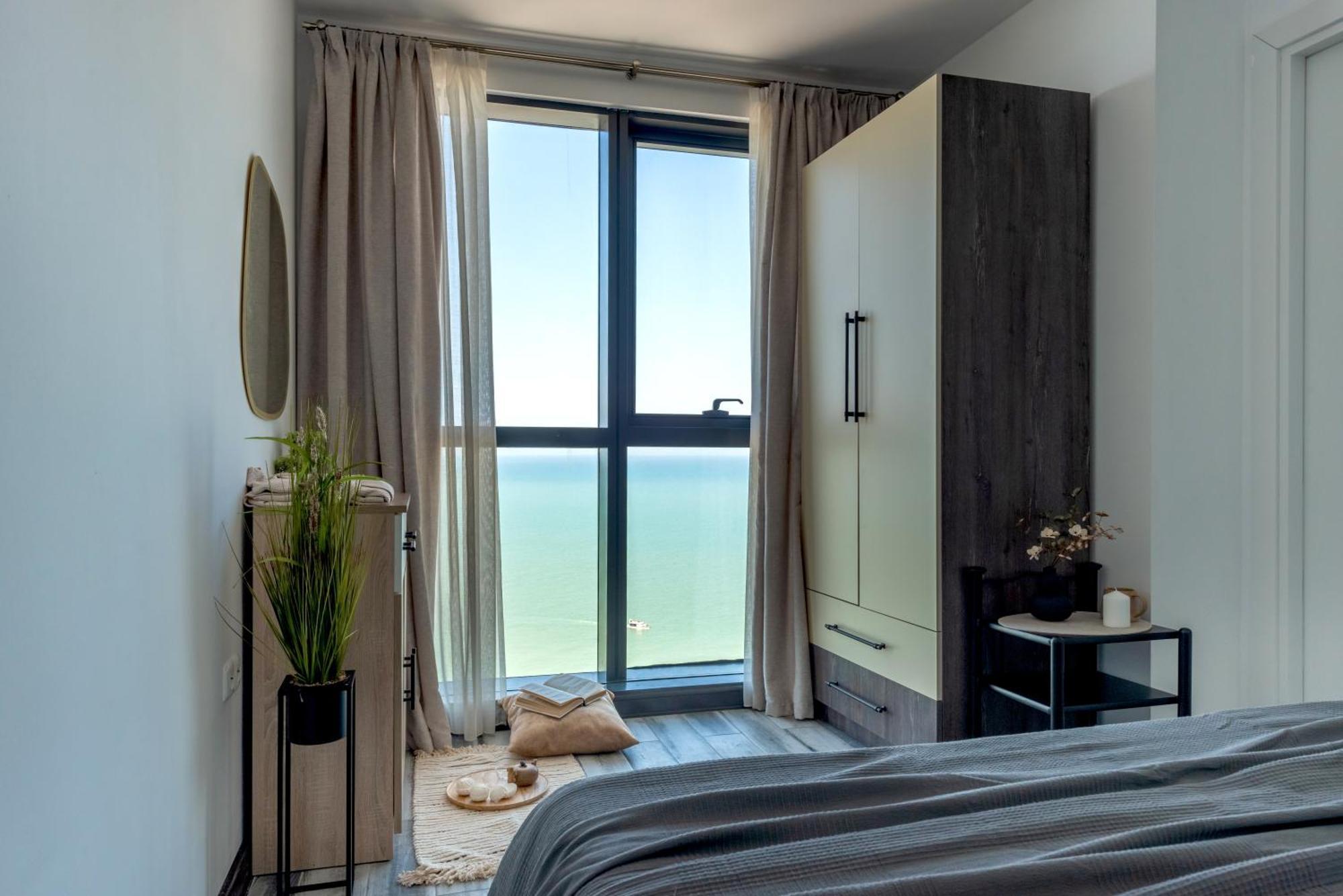 Coastal Oasis - Sea View Porta Batumi 2 Bedroom Apartment Luaran gambar